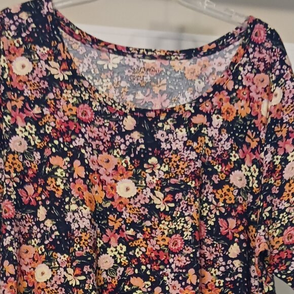 #293 3/$18 - Lane Bryant Orange/Pink Short Sleeve Top Size 18 - Picture 4 of 5